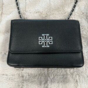 Like new Tory Burch leather crossbody
